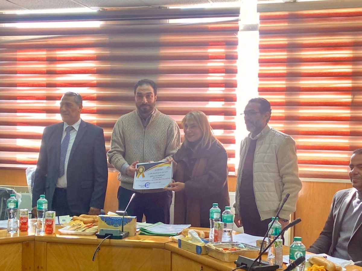 مجلس كلية التجارة يكرم الموظفين المثالين بالكليه للعام الجامعى ٢٠٢٥..٢٠٢٦