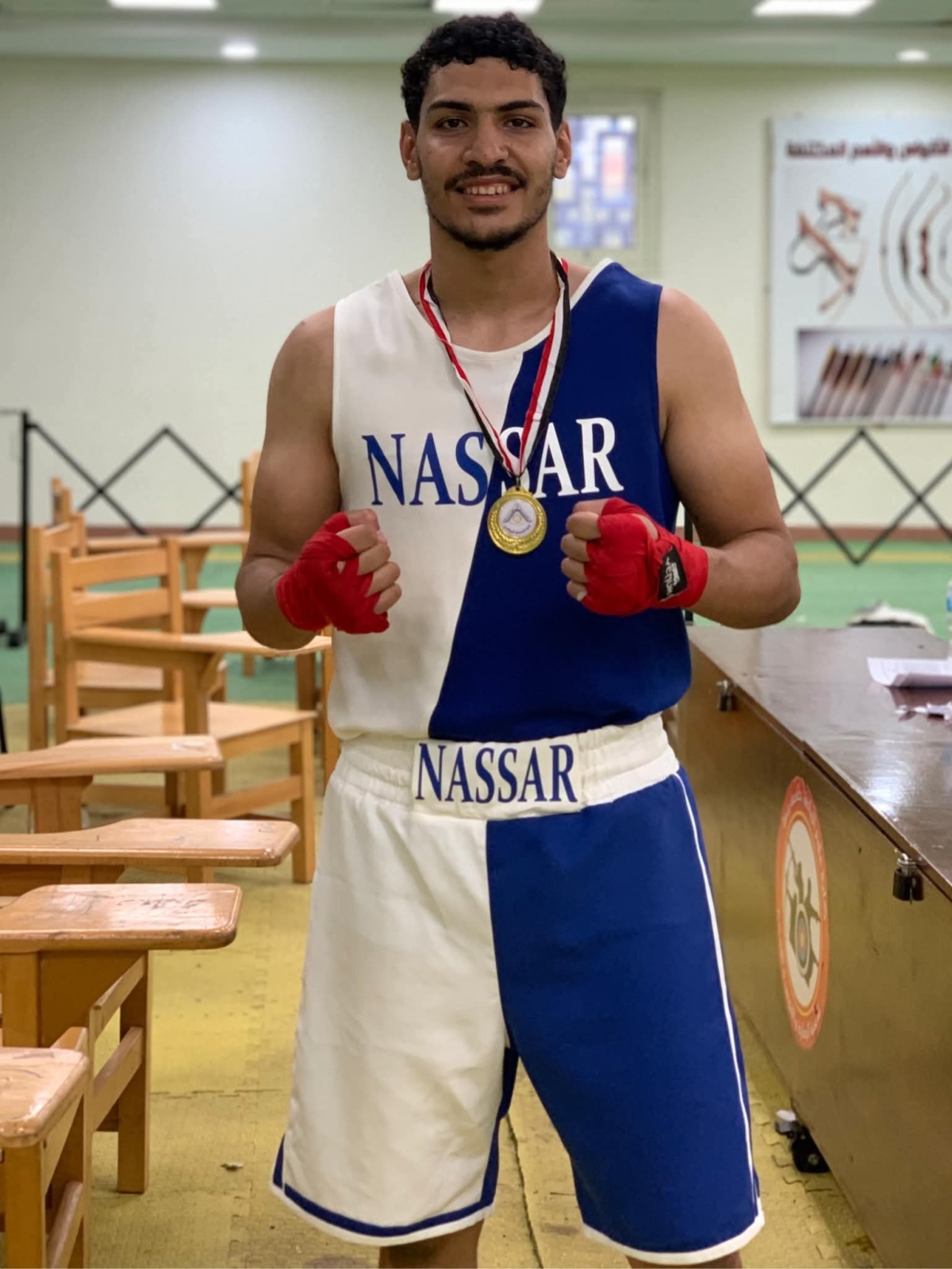 تهنئة بفخر طلاب كلية التجارة جامعة بنها الطالب/ عبد الرحمن اسماعيل نصار لحصولة على بطولة الجامعة فى الملاكمه والميدالية الذهبية